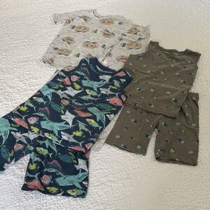 Carters just one you set of 3 pjs size 8/10